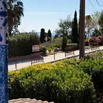 Hotel De La Plage 2*