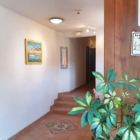 De La Plage Hotel 2*