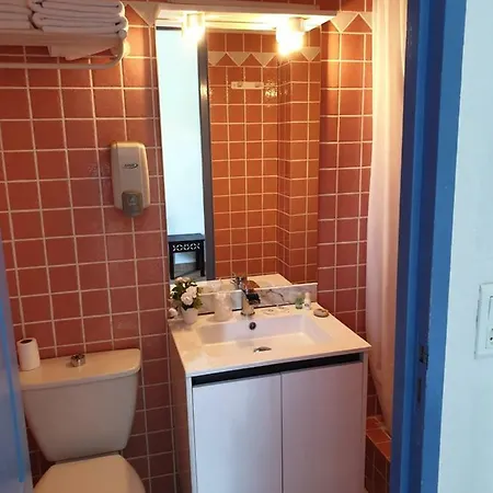 Hotel De La Plage 2*