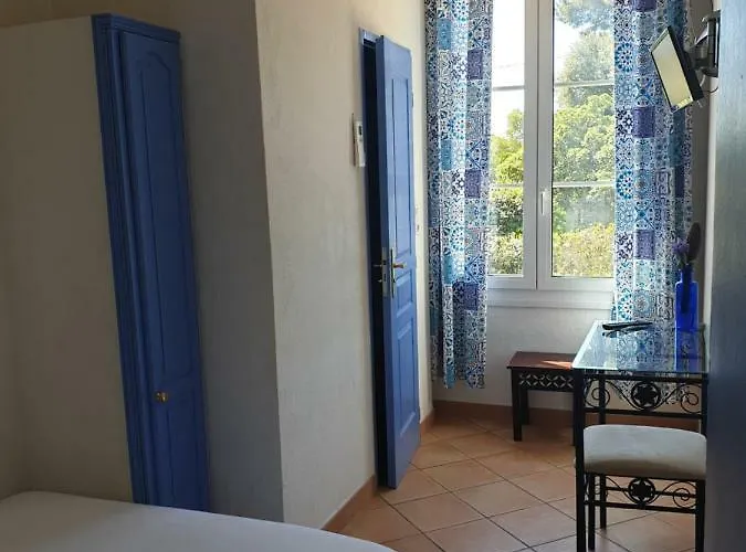 De La Plage 2* Saint-Tropez